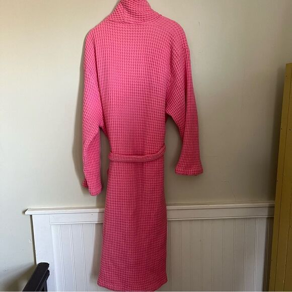 The Company Store Waffle Robe Pink “Mom” Embroidery - Picture 5 of 8